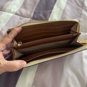Michael kors wallet